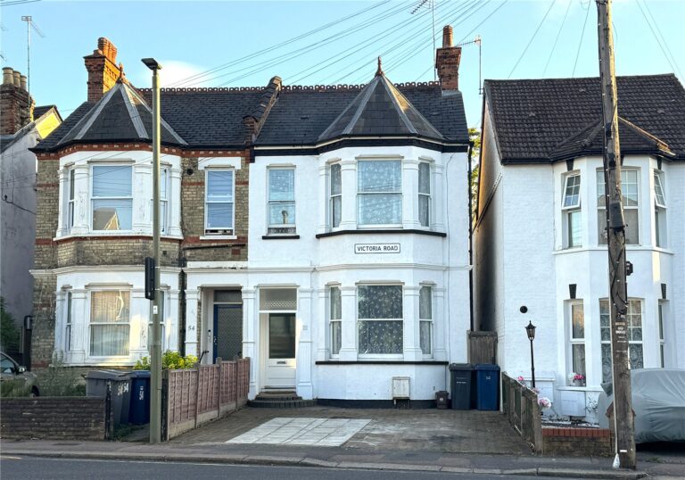 Victoria Road, Barnet, EN4 9PE