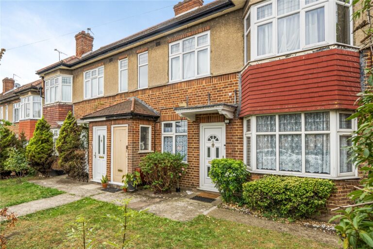 Oakleigh Road North, London, N20 0RH